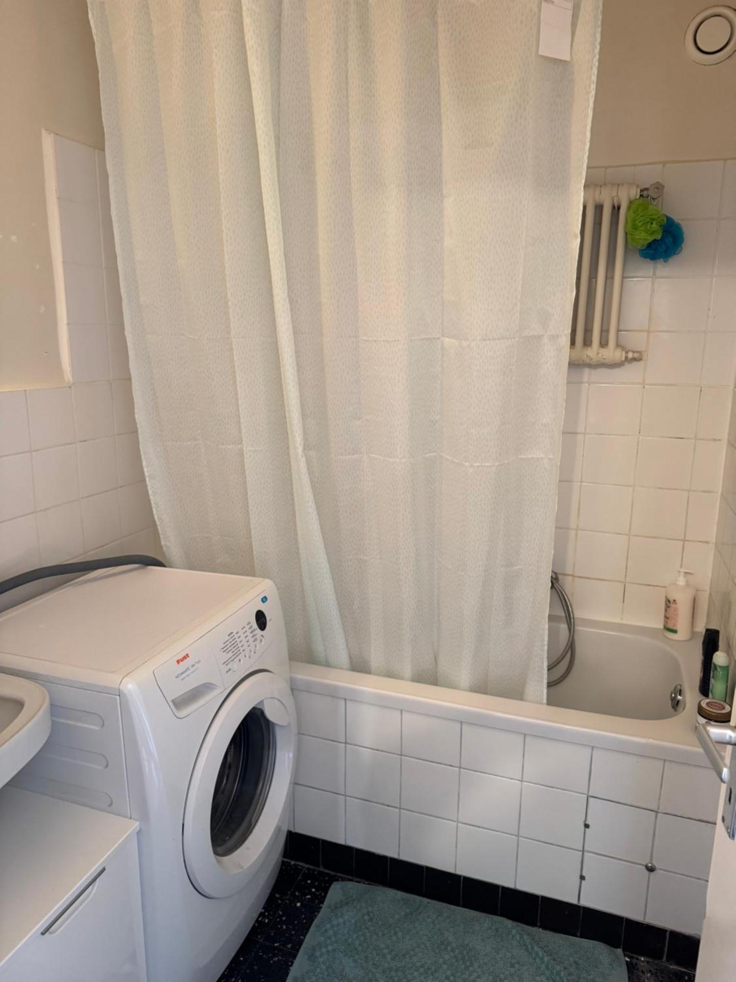 Avec Calme Et Confortable, Avec Vue Sur Parc